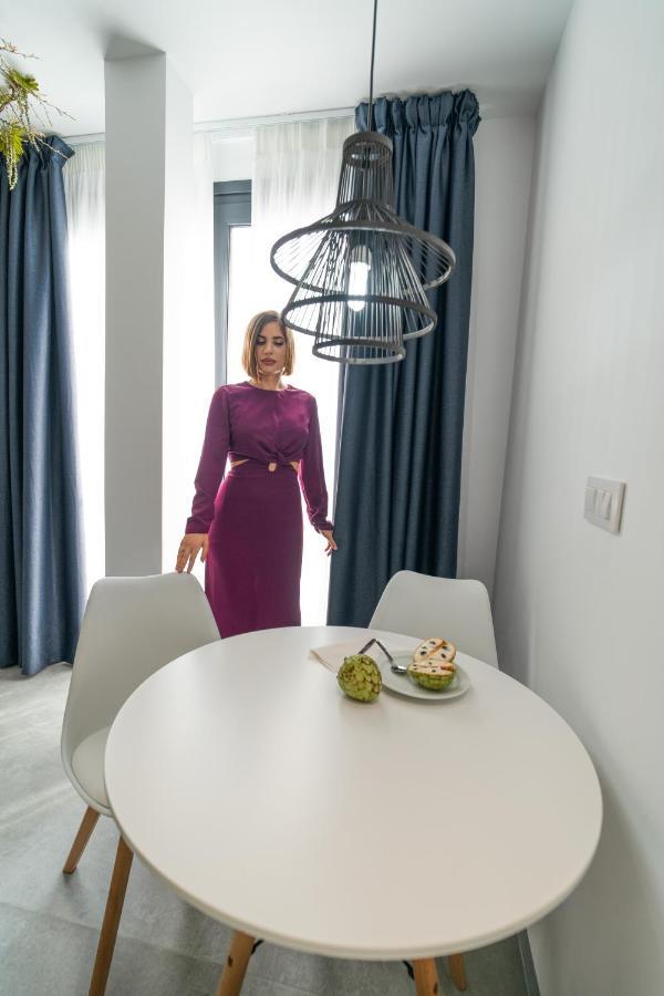 Riam Suites Apartamentos Los Palacios Y Villafranca Dış mekan fotoğraf