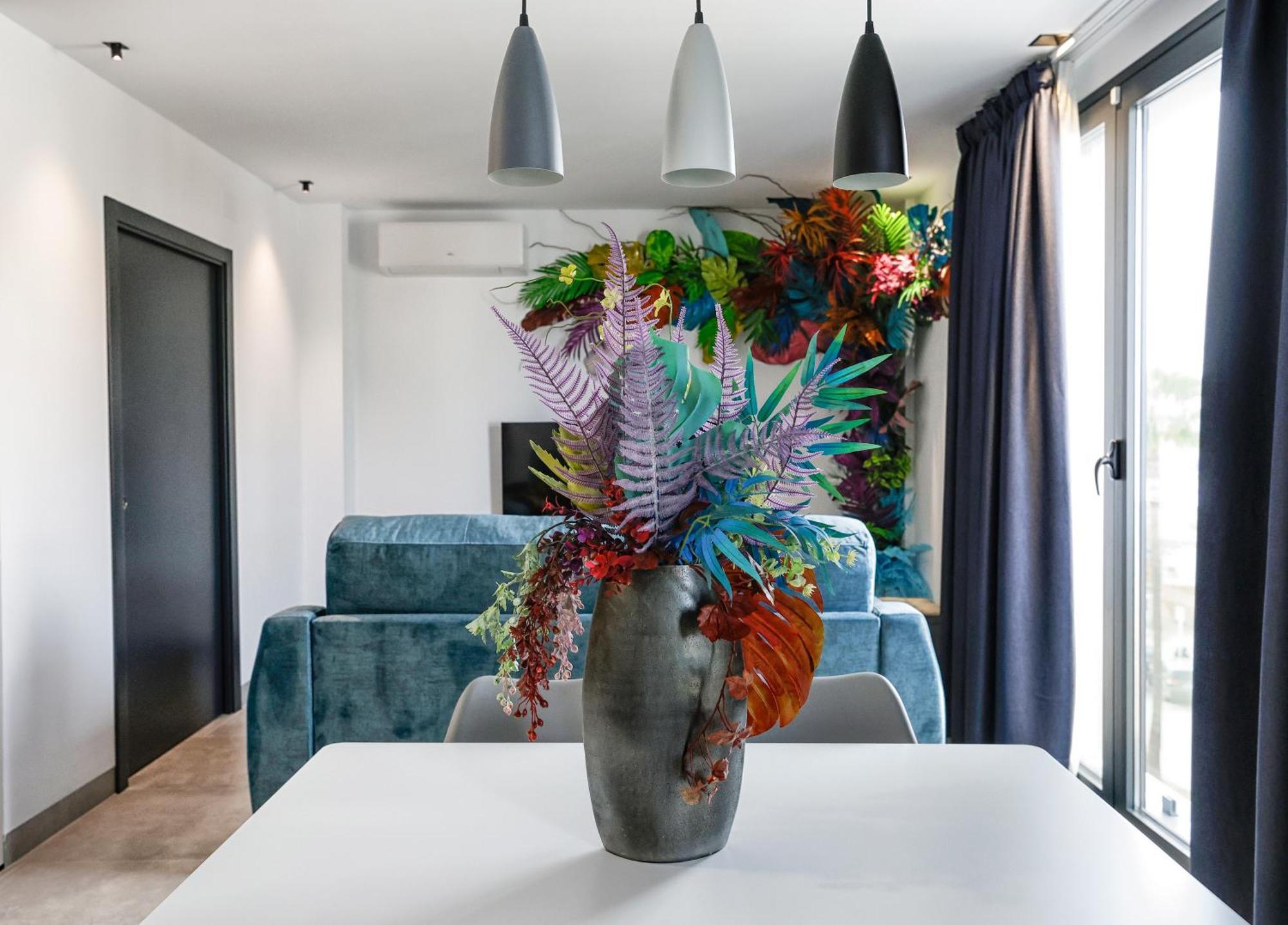 Riam Suites Apartamentos Los Palacios Y Villafranca Dış mekan fotoğraf